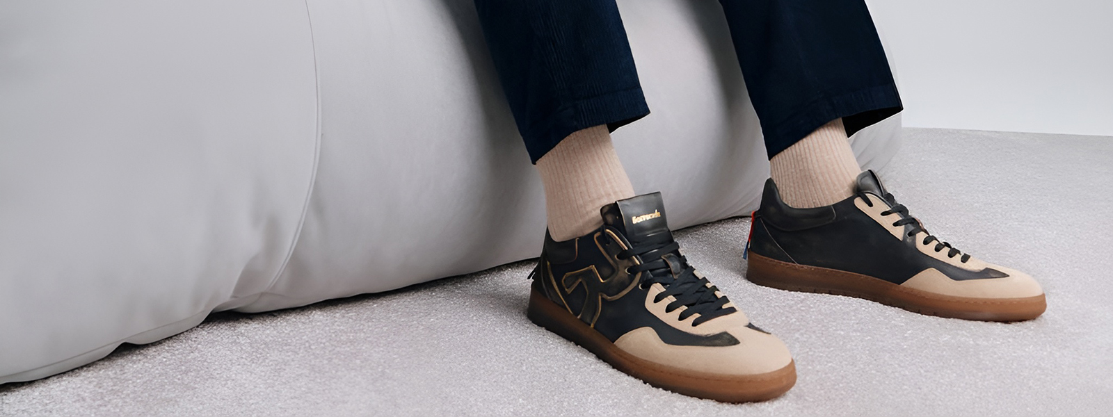 NO ONE превращает обувь в искусство: кампейн L'apertura della Mostra NO ONE превращает обувь в искусство: кампейн L'apertura della Mostra