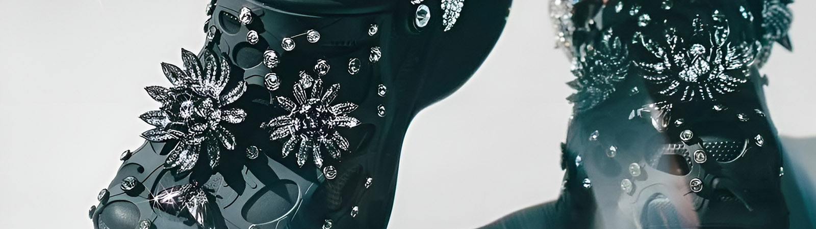 Платформенные сабо Crocs Bae Clog с кристаллами Swarovski