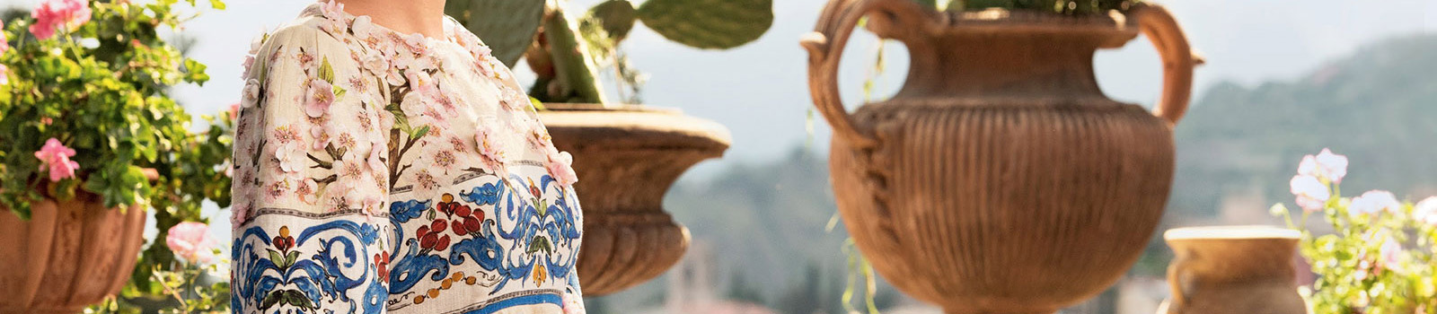 Женские блузки копии с высоким качеством исполнения Женские блузки копии с высоким качеством исполнения