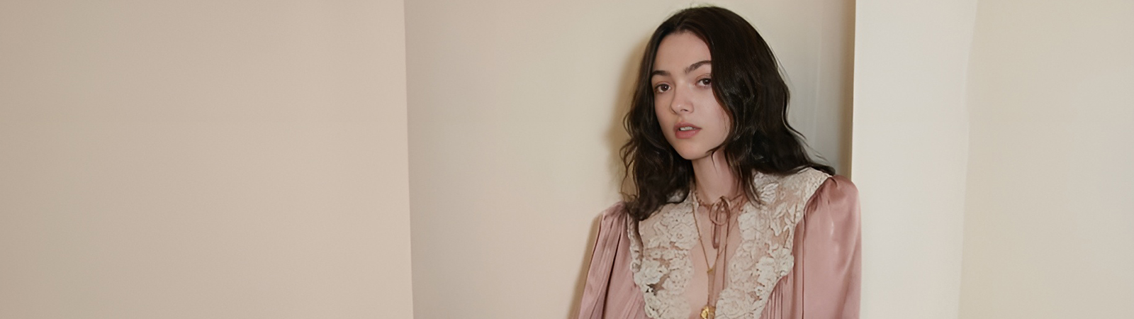 Chlo&eacute; возвращается в восьмидесятые: Чемена Камали о новой resort-коллекции