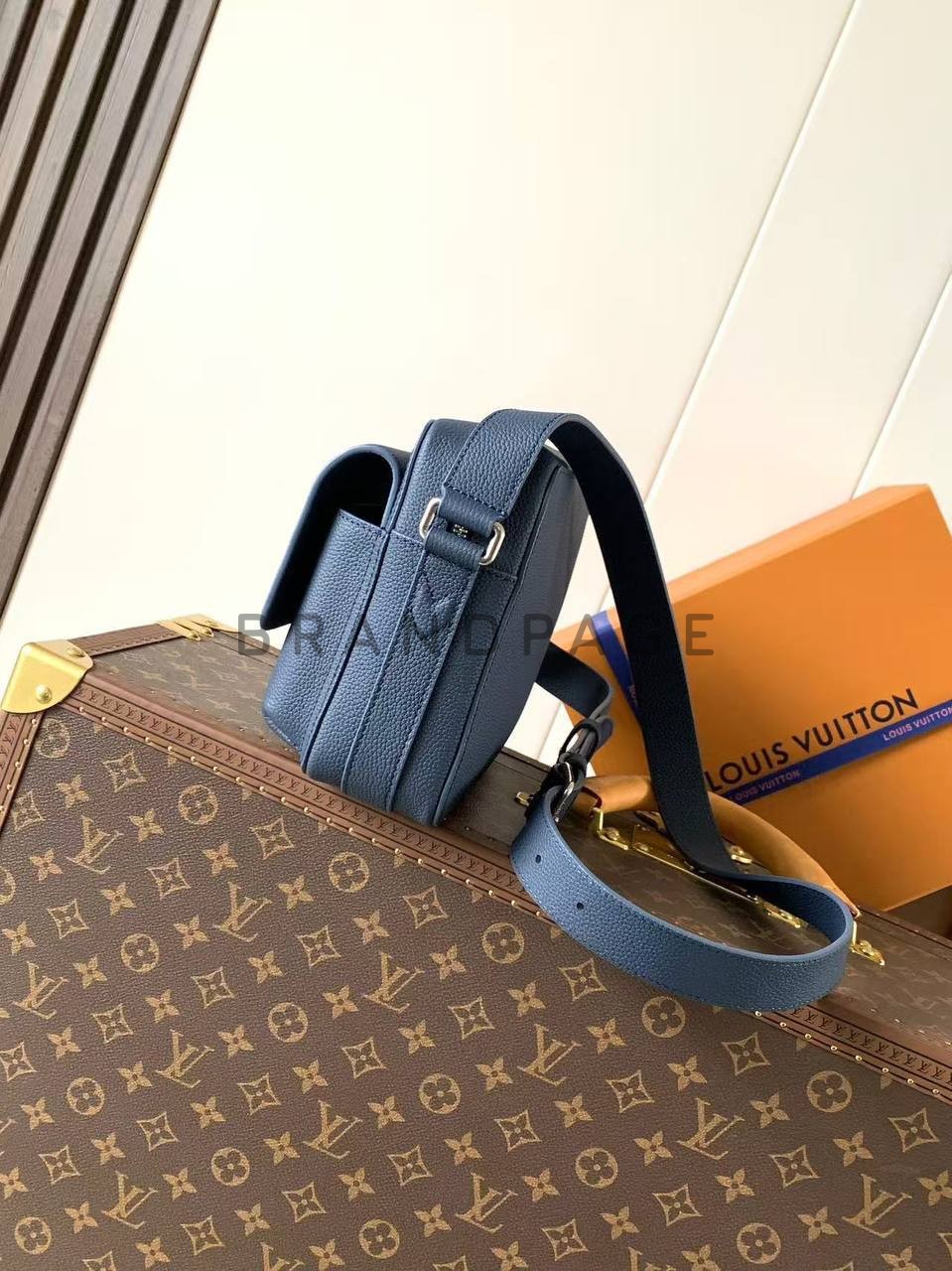 Сумка из восковой телячьей кожи Louis Vuitton BPLUX13196