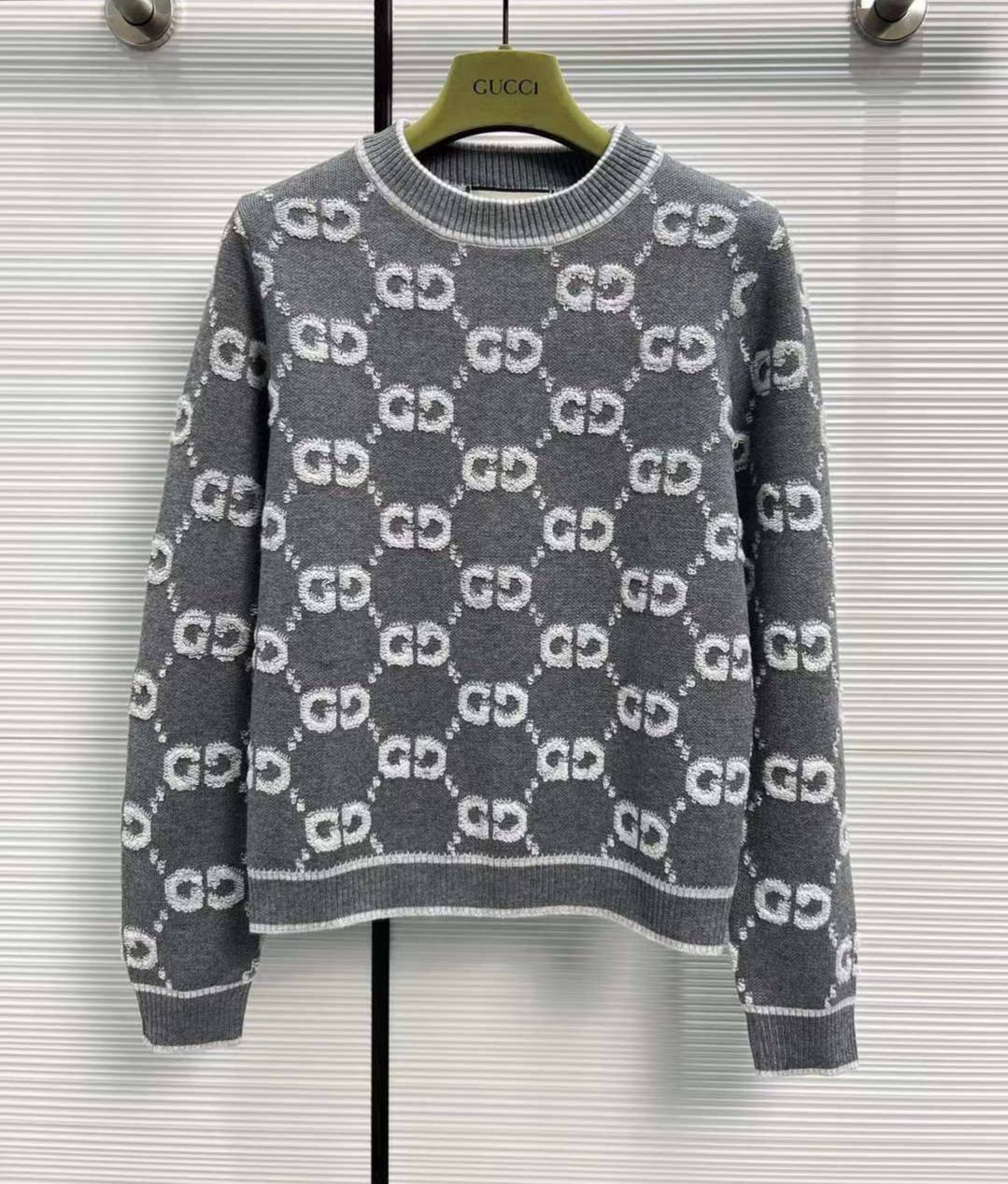 Женский премиум свитер Gucci BP-42528 Женский премиум свитер Gucci BP-42528