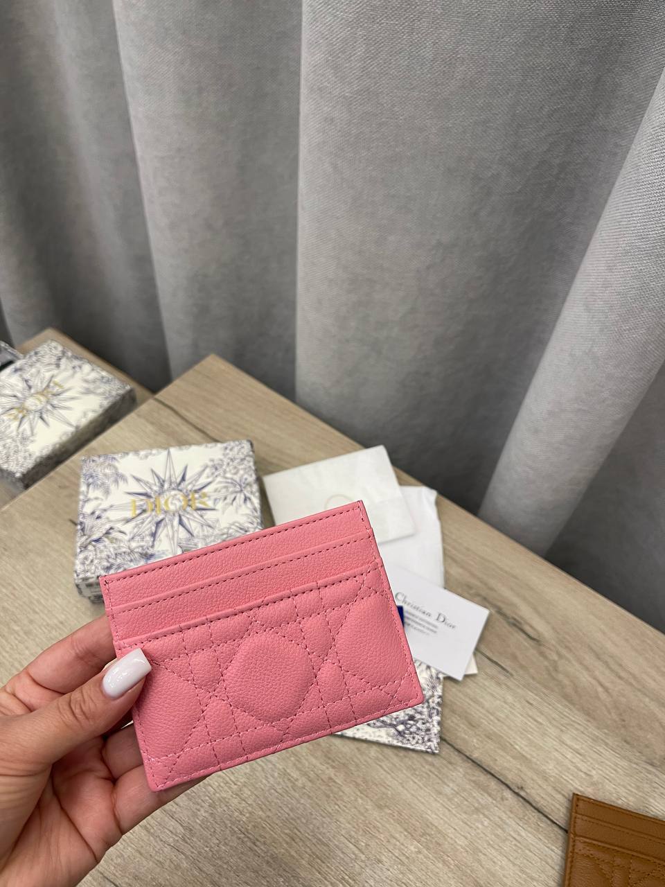 Розовый трендовый картхолдер Christian Dior BP-50398 Розовый трендовый картхолдер Christian Dior BP-50398