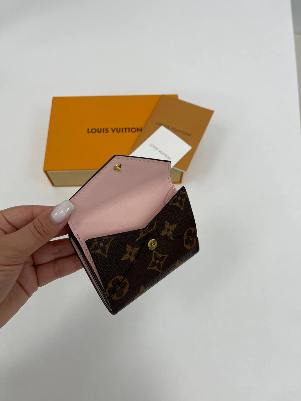 Коллекционный кошелек Louis Vuitton BP-34144 Коллекционный кошелек Louis Vuitton BP-34144