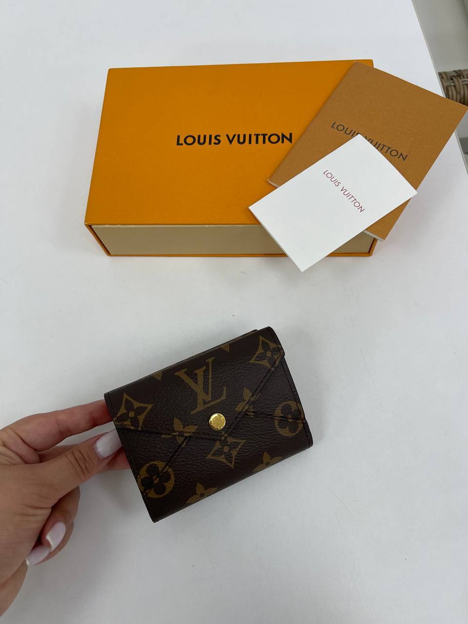 Коллекционный кошелек Louis Vuitton BP-34144 Коллекционный кошелек Louis Vuitton BP-34144