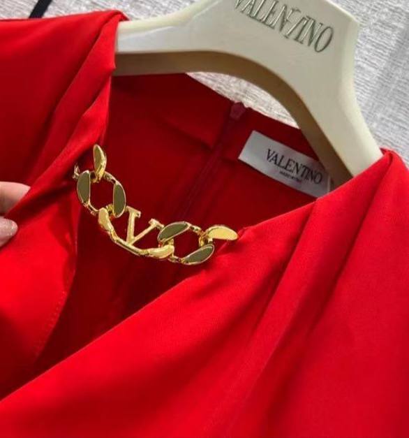 Трендовая блузка Valentino BP-17381 Трендовая блузка Valentino BP-17381