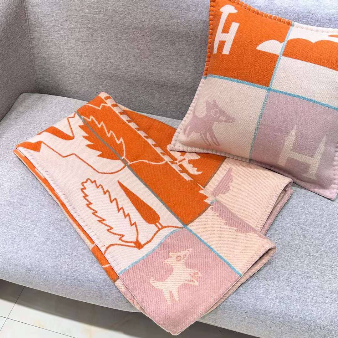 Hermes BP-42126 уютный плед Hermes BP-42126 уютный плед