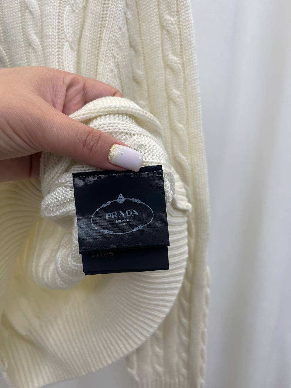 Коллекционный свитер женский Prada BP-39179 Коллекционный свитер женский Prada BP-39179