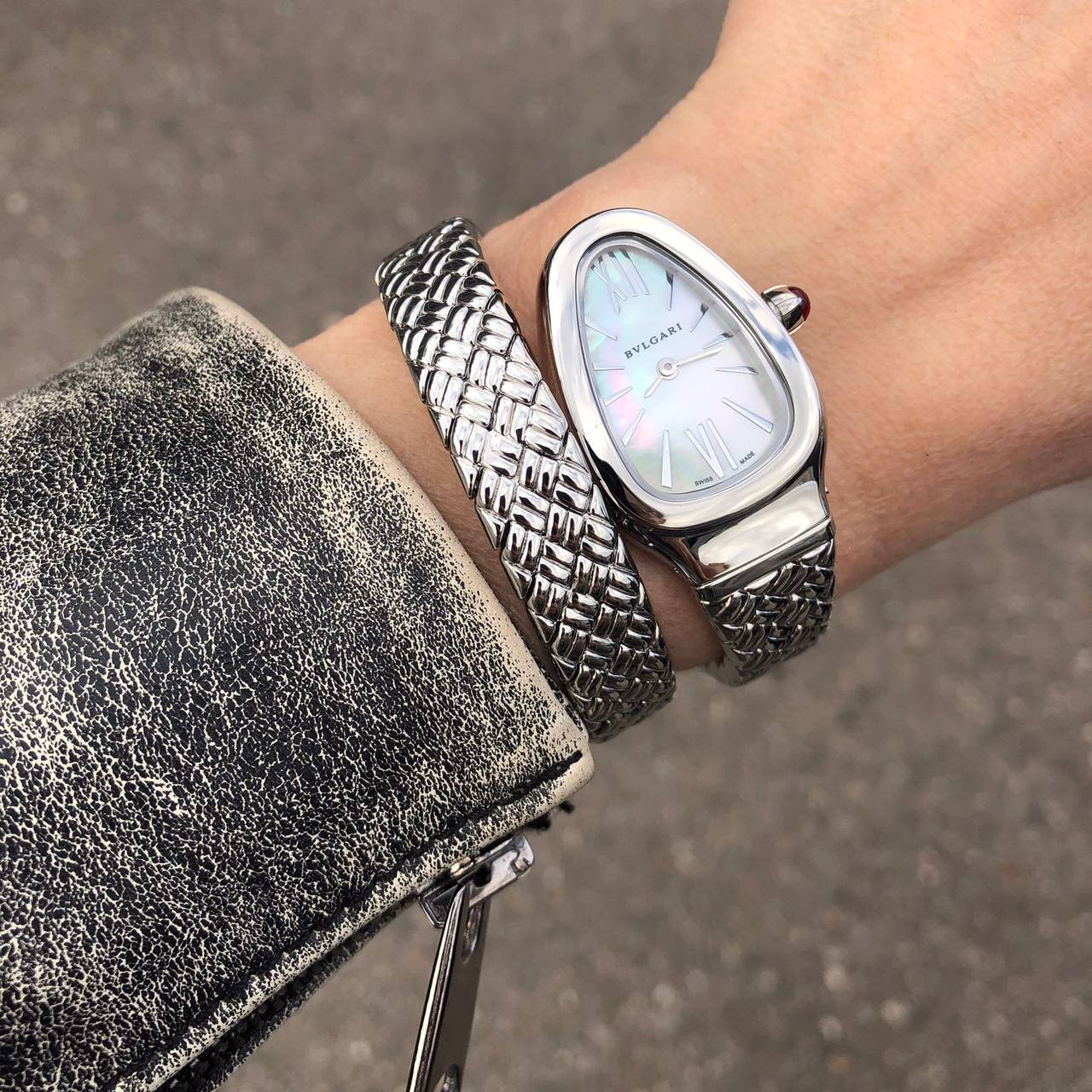 Часы стильные Bvlgari BP-21231 Часы стильные Bvlgari BP-21231