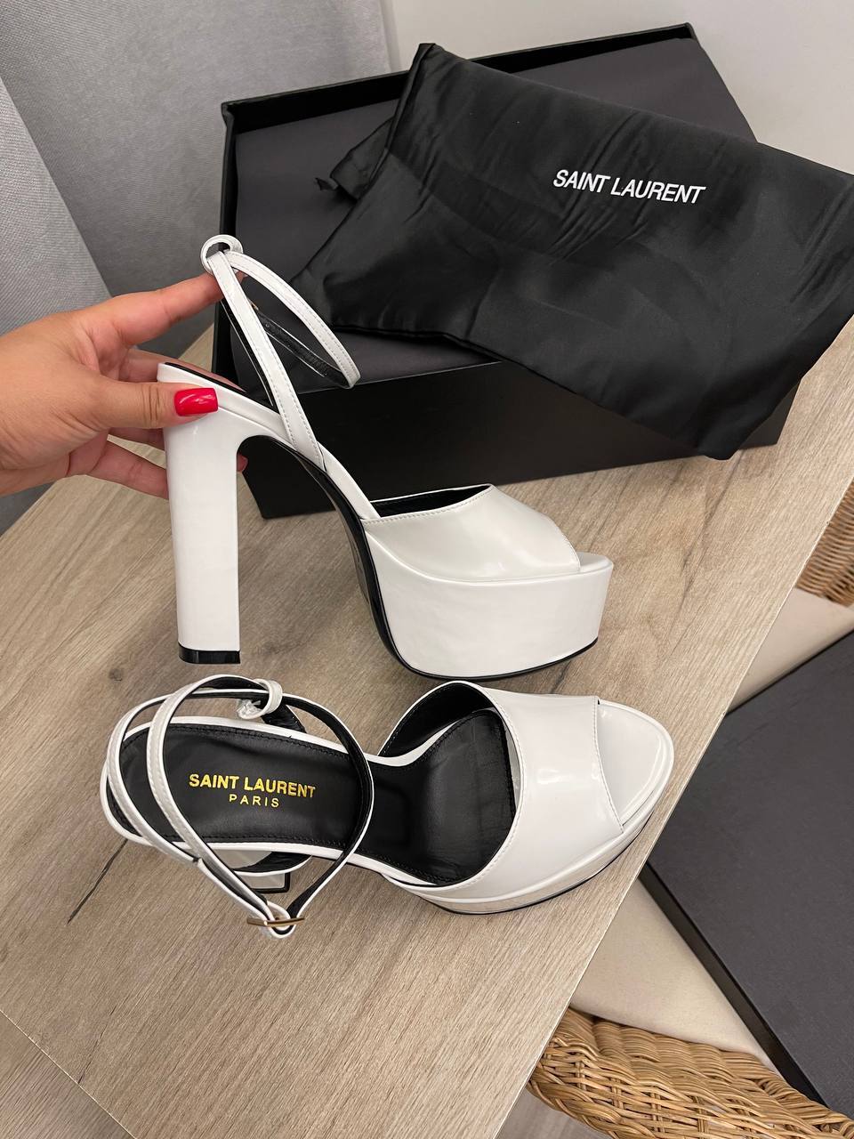 Трендовые босоножки Yves Saint Laurent BP-52840 Трендовые босоножки Yves Saint Laurent BP-52840