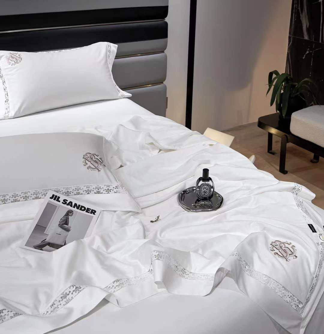 Роскошный комплект постельного белья Roberto Cavalli BP-33937 Роскошный комплект постельного белья Roberto Cavalli BP-33937