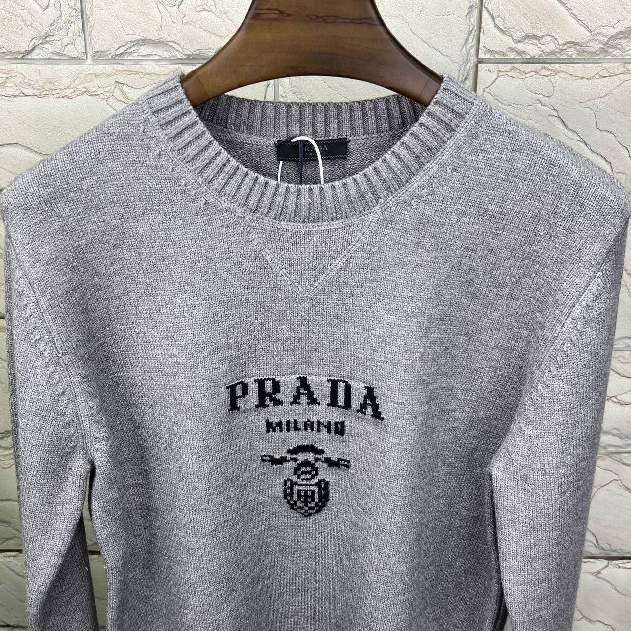 Стильный свитер Prada BP-25904 Стильный свитер Prada BP-25904