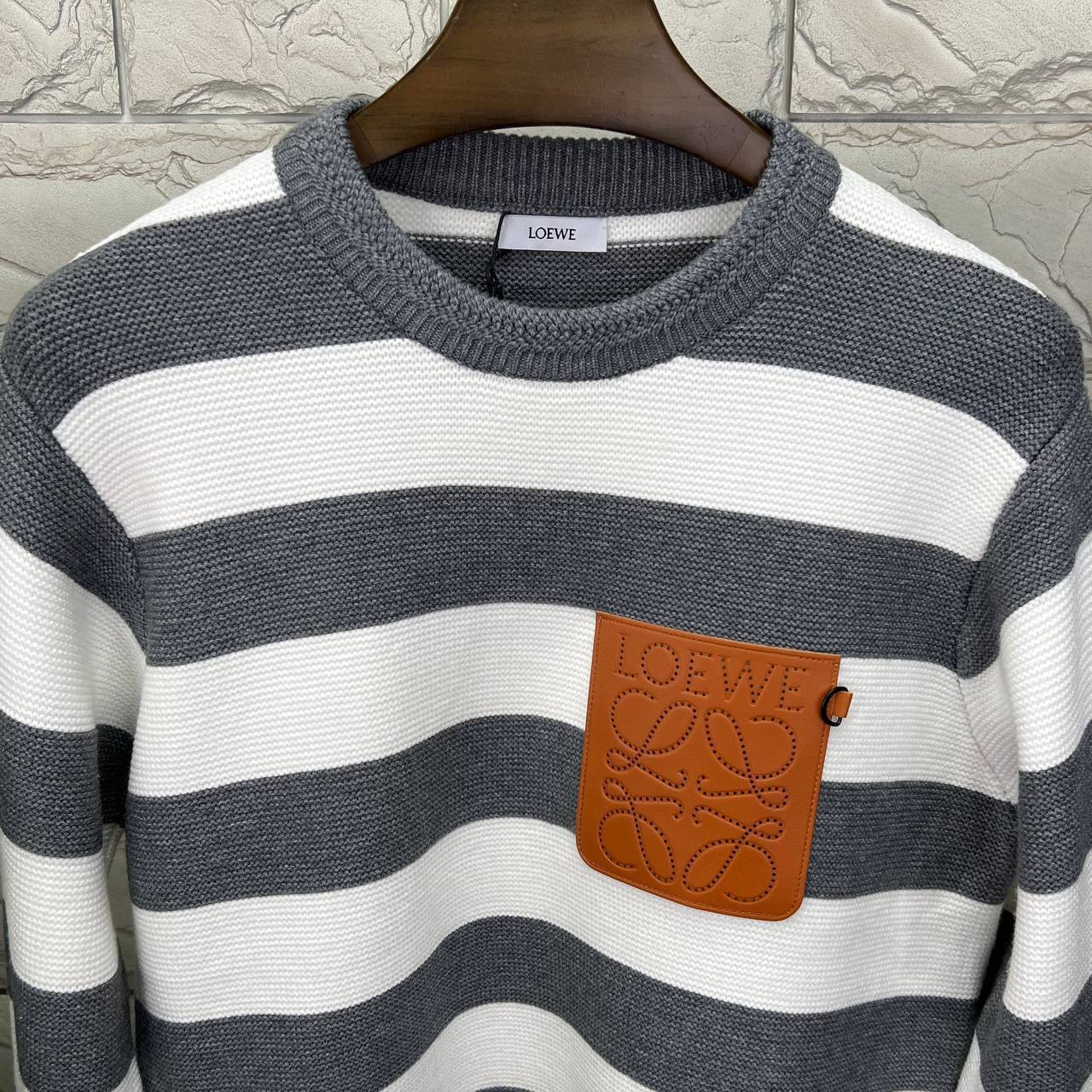 Свитер Loewe BP-25905 повседневный Свитер Loewe BP-25905 повседневный