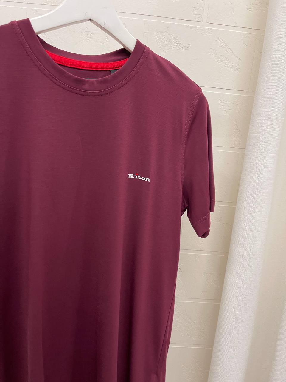 Стильная футболка Kiton BP-47972 Стильная футболка Kiton BP-47972