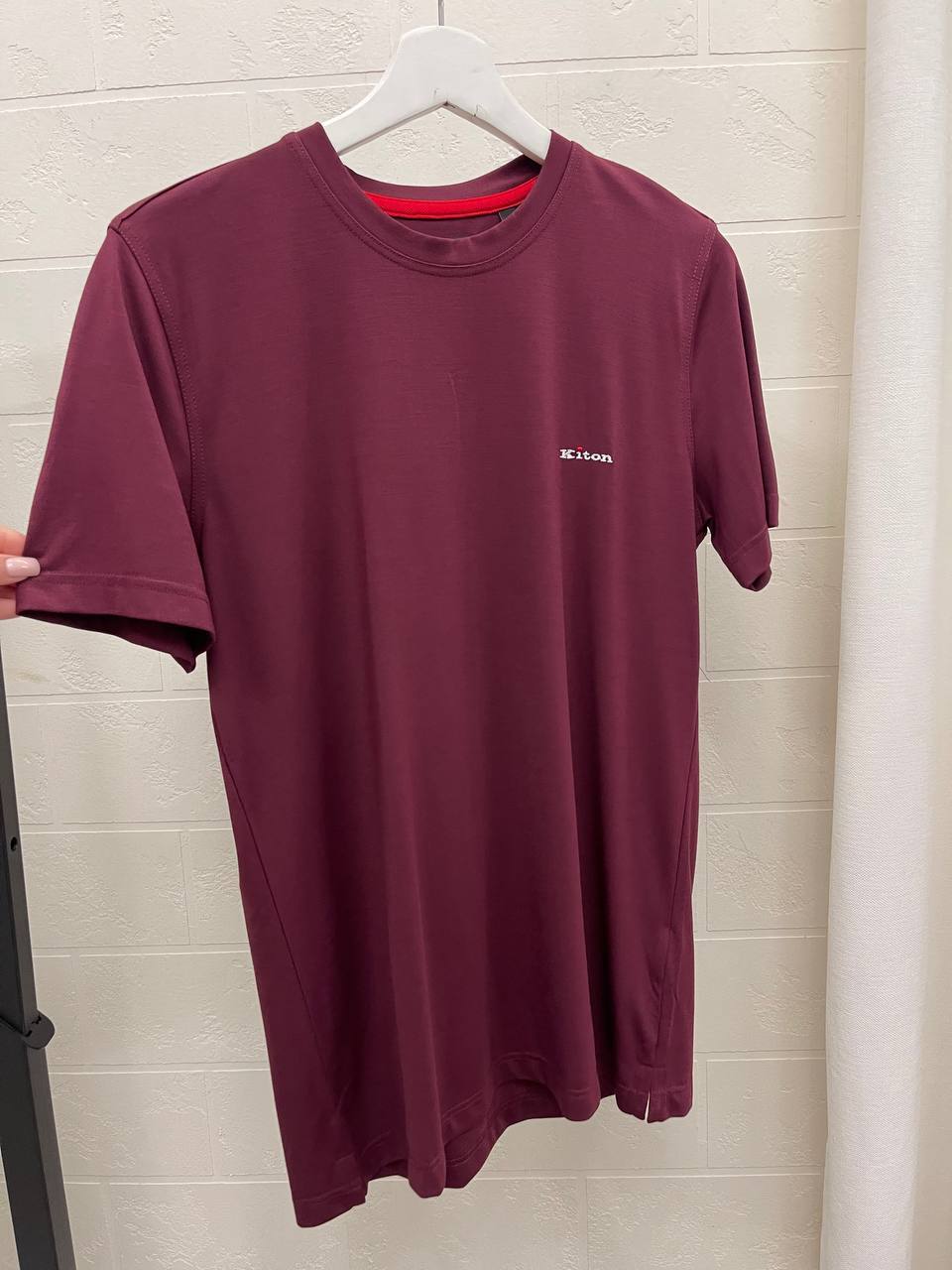 Стильная футболка Kiton BP-47972 Стильная футболка Kiton BP-47972