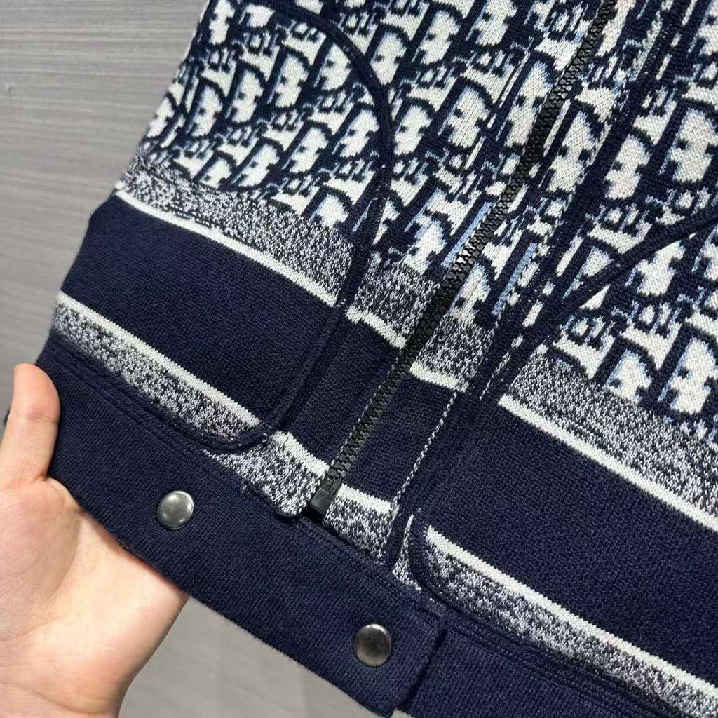 Двухсторонний трендовый бомбер Christian Dior BP-38094 Двухсторонний трендовый бомбер Christian Dior BP-38094