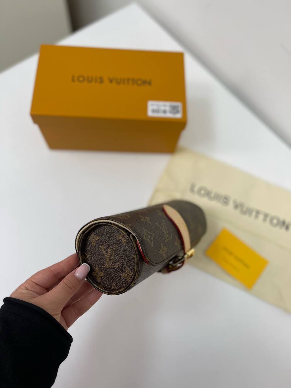 Футляр Louis Vuitton для хранения часов BP-26637 Футляр Louis Vuitton для хранения часов BP-26637
