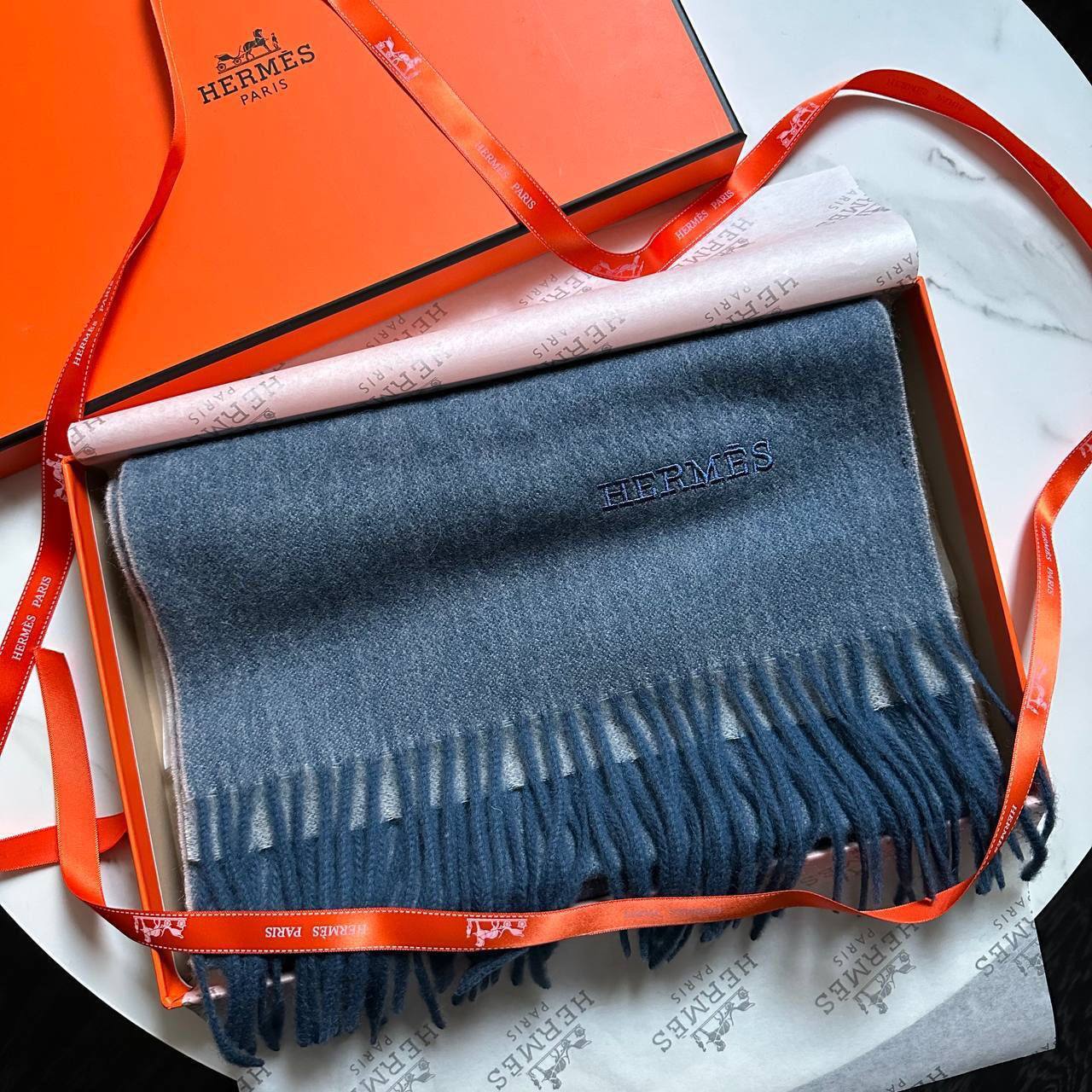 Hermes шарф лимитированный BP-43158 Hermes шарф лимитированный BP-43158