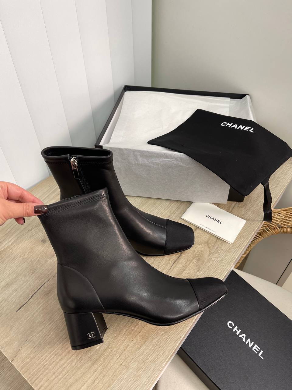 Комбинированные трендовые ботильоны Chanel BP-23531 Комбинированные трендовые ботильоны Chanel BP-23531