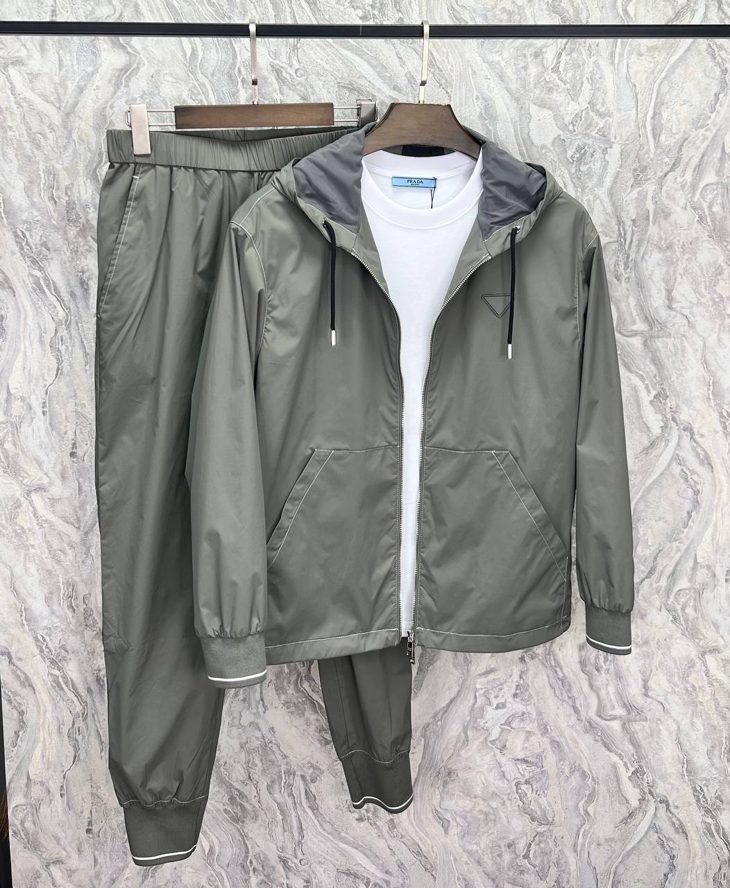 Повседневный костюм для спорта Prada BP-30039 Повседневный костюм для спорта Prada BP-30039