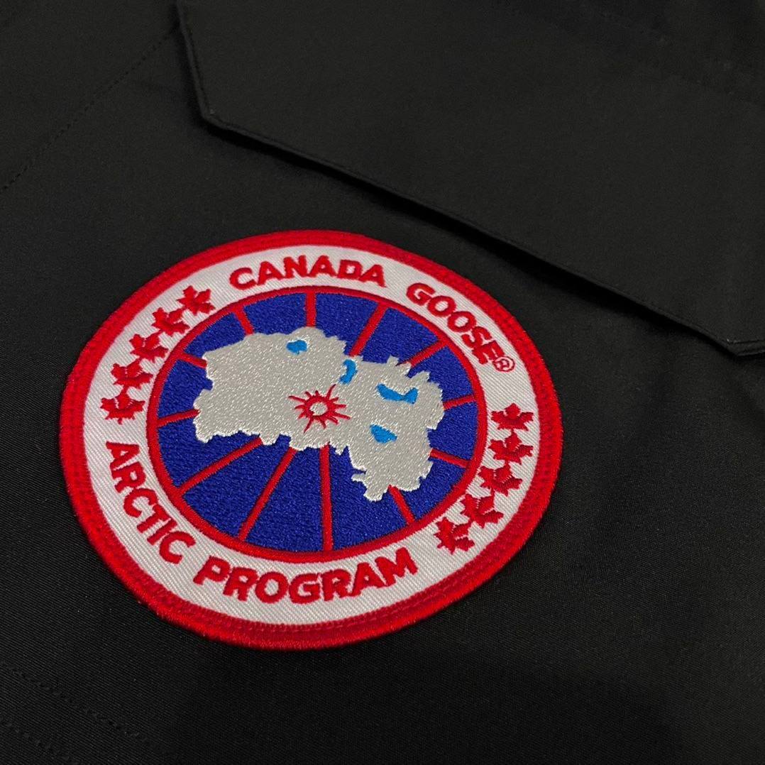 Пуховик черный Expedition Canada Goose BP-894247 Пуховик черный Expedition Canada Goose BP-894247