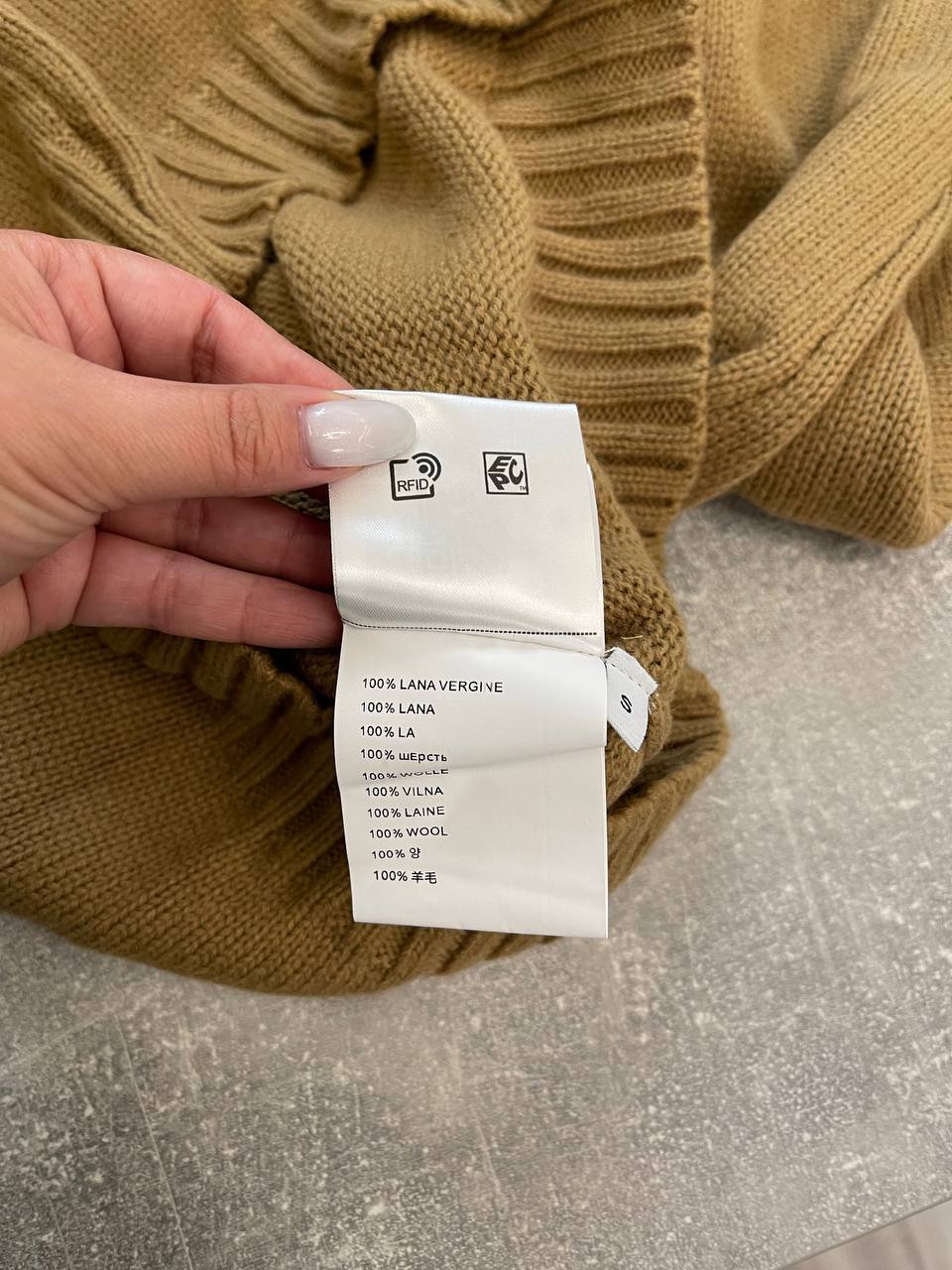 Коллекционный женский свитер Prada BP-42535 Коллекционный женский свитер Prada BP-42535