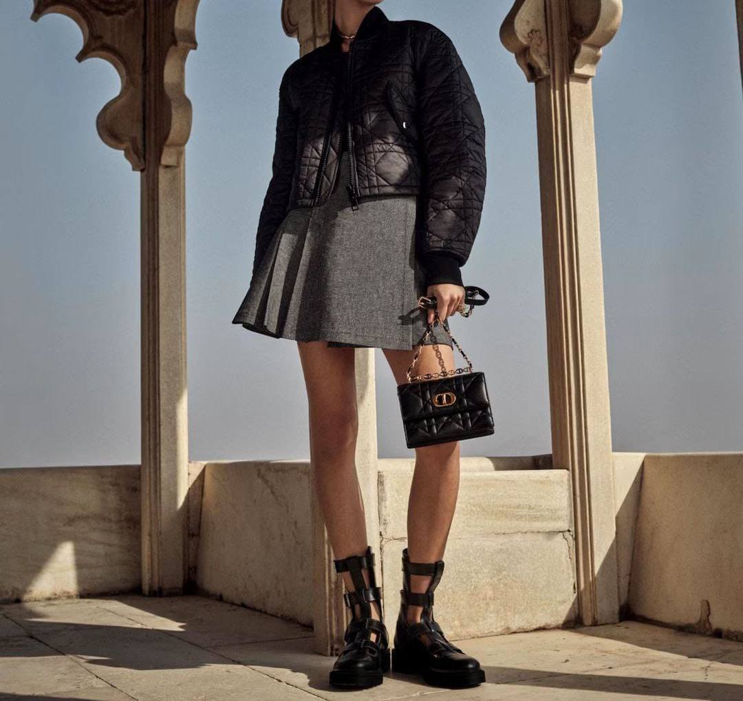 Женская куртка-бомбер Christian Dior BP-39358 Женская куртка-бомбер Christian Dior BP-39358