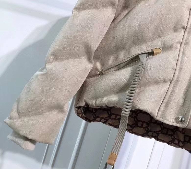 Коллекционная женская куртка Burberry BP-1951 Коллекционная женская куртка Burberry BP-1951