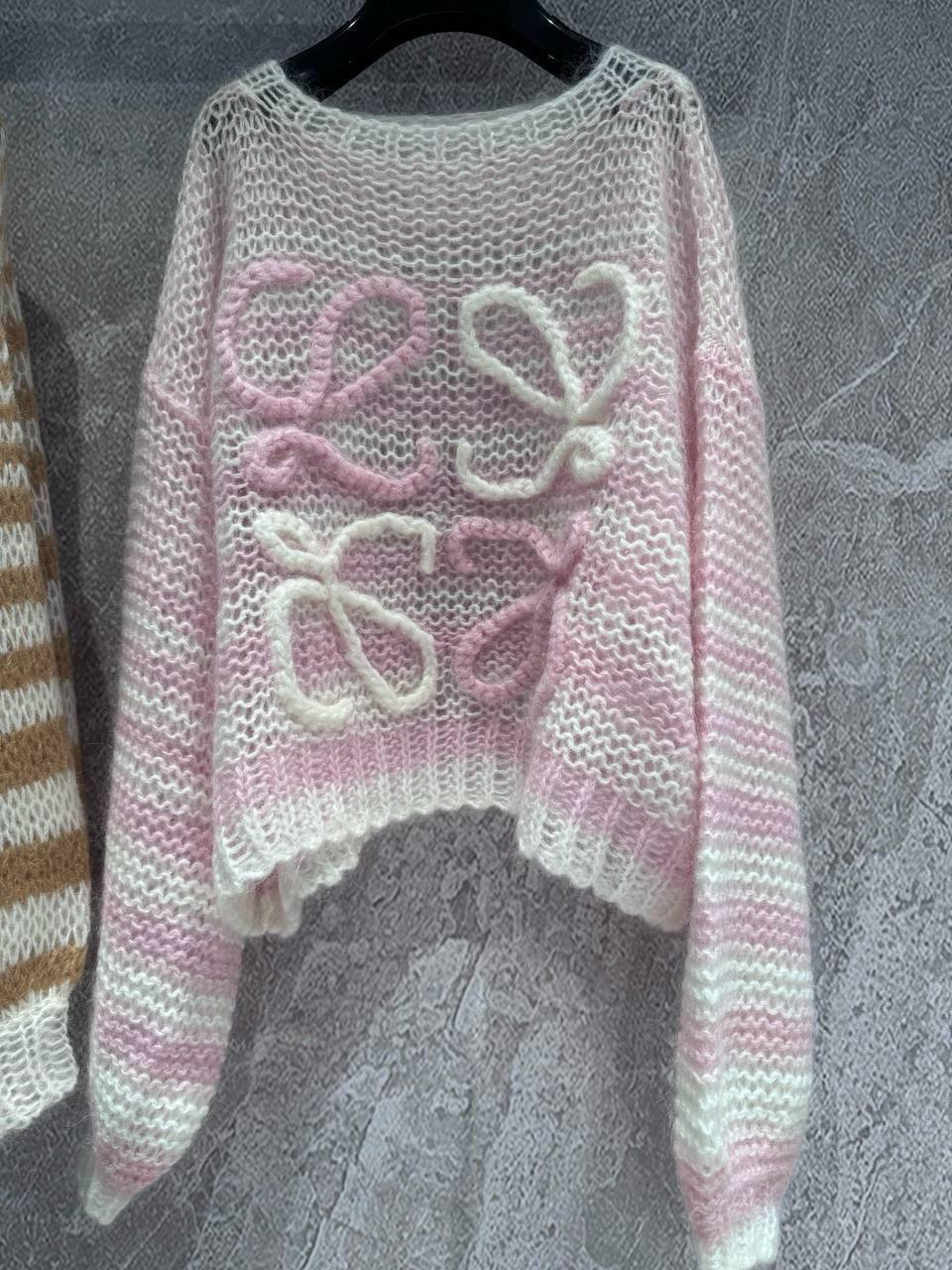 Элитный женский свитер Loewe BP-53254 Элитный женский свитер Loewe BP-53254