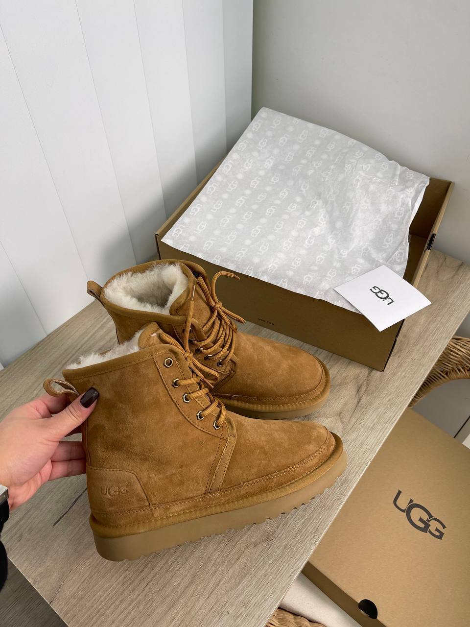 Ботинки повседневные Neumel Ugg Australia BP-24502 Ботинки повседневные Neumel Ugg Australia BP-24502