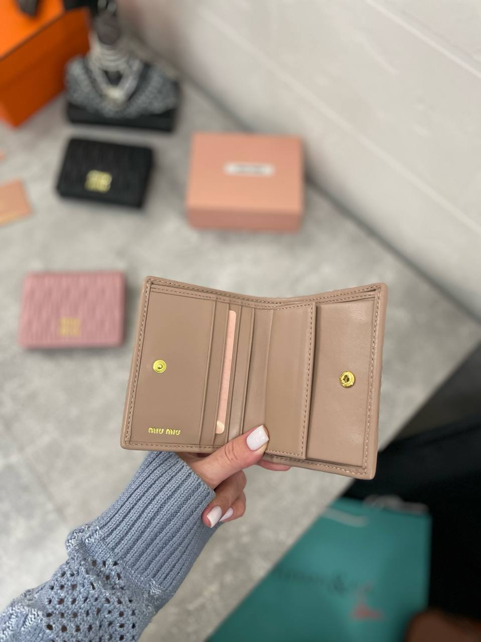 Трендовый кошелёк Miu Miu BP-46581 Трендовый кошелёк Miu Miu BP-46581