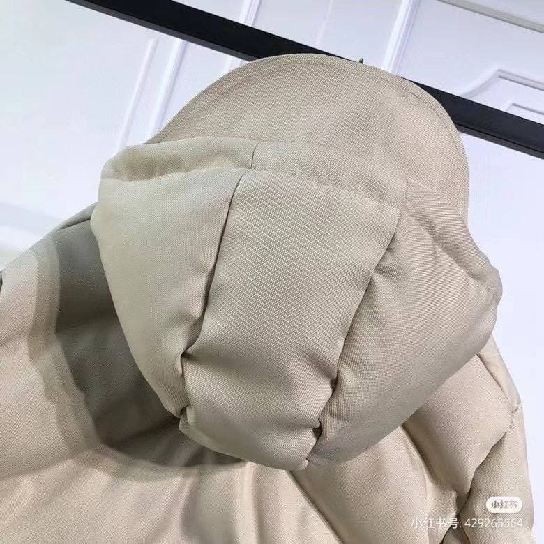 Коллекционная женская куртка Burberry BP-1951 Коллекционная женская куртка Burberry BP-1951