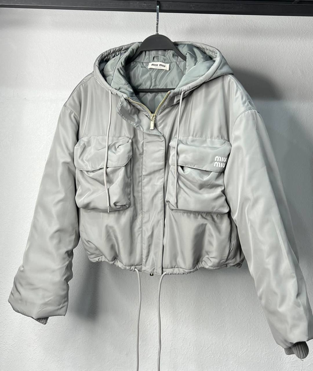 Женская куртка Miu Miu трендовая BP-43136 Женская куртка Miu Miu трендовая BP-43136