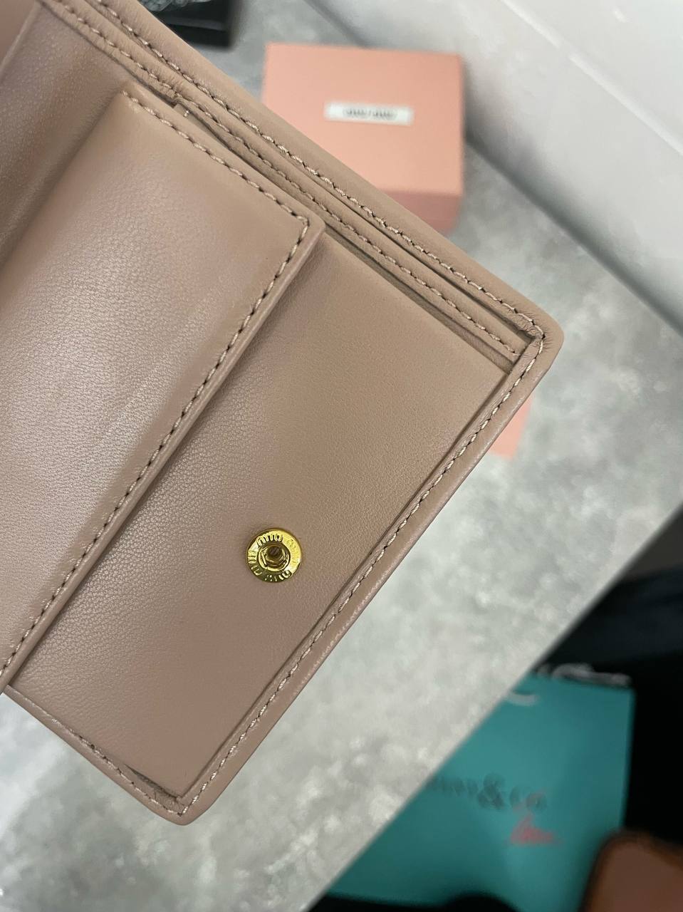 Трендовый кошелёк Miu Miu BP-46581 Трендовый кошелёк Miu Miu BP-46581