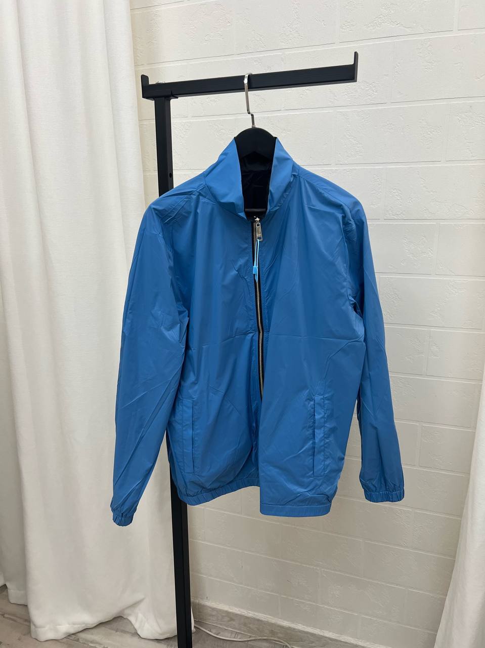 Стильная двусторонняя ветровка Prada BP-37736 Стильная двусторонняя ветровка Prada BP-37736