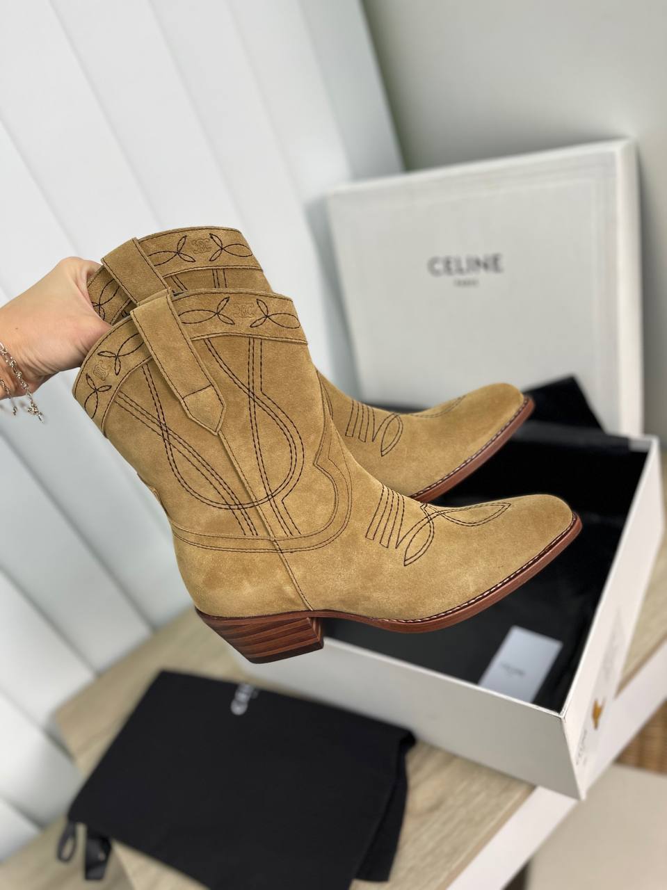 Ботинки бежевые повседневные Celine BP-23020 Ботинки бежевые повседневные Celine BP-23020