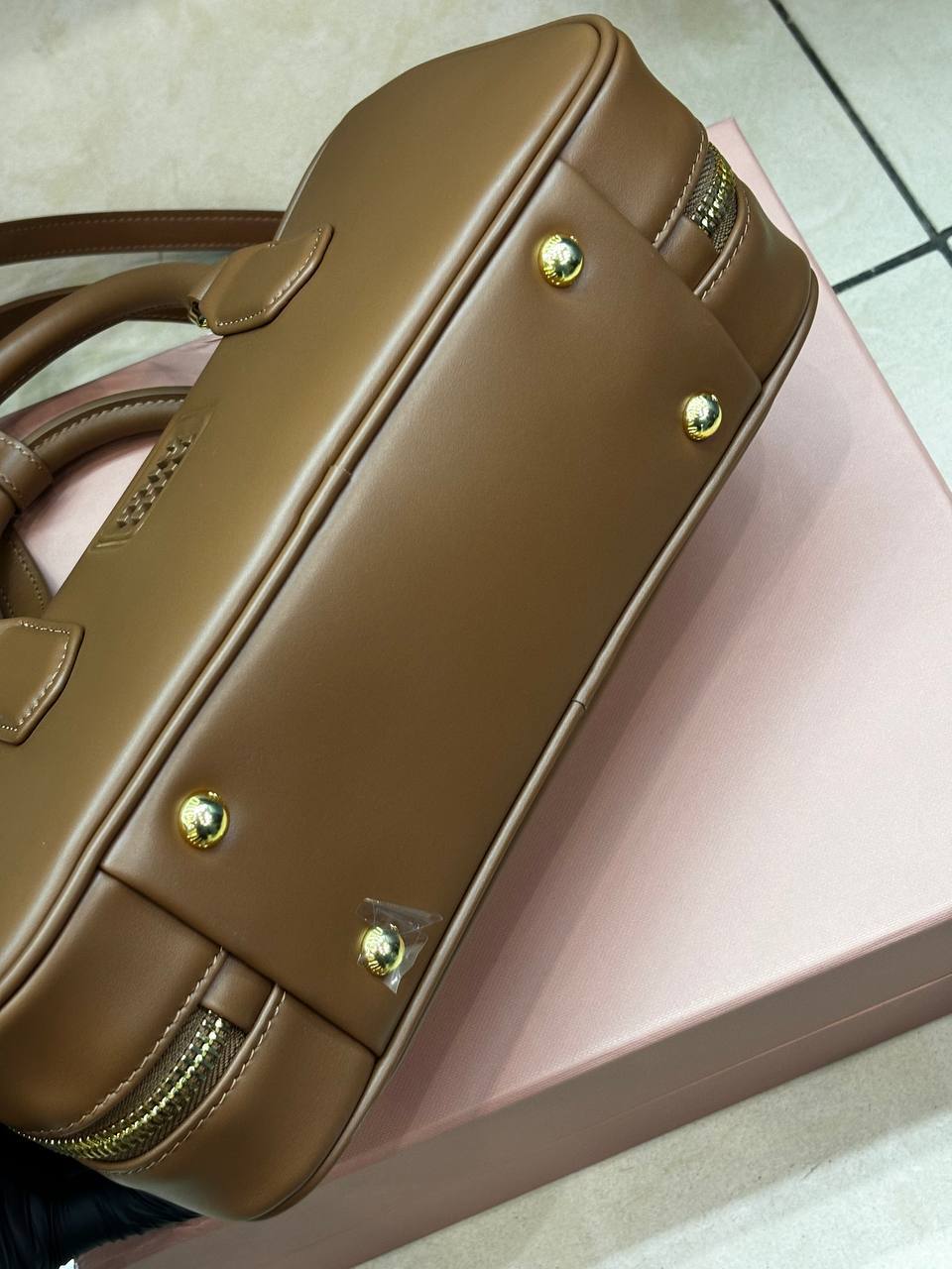 Сумка на ремне светло коричневая Miu Miu BP-320182 Сумка на ремне светло коричневая Miu Miu BP-320182