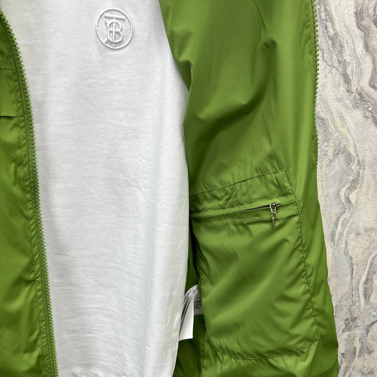 Элегантная ветровка Burberry BP-31392 Элегантная ветровка Burberry BP-31392