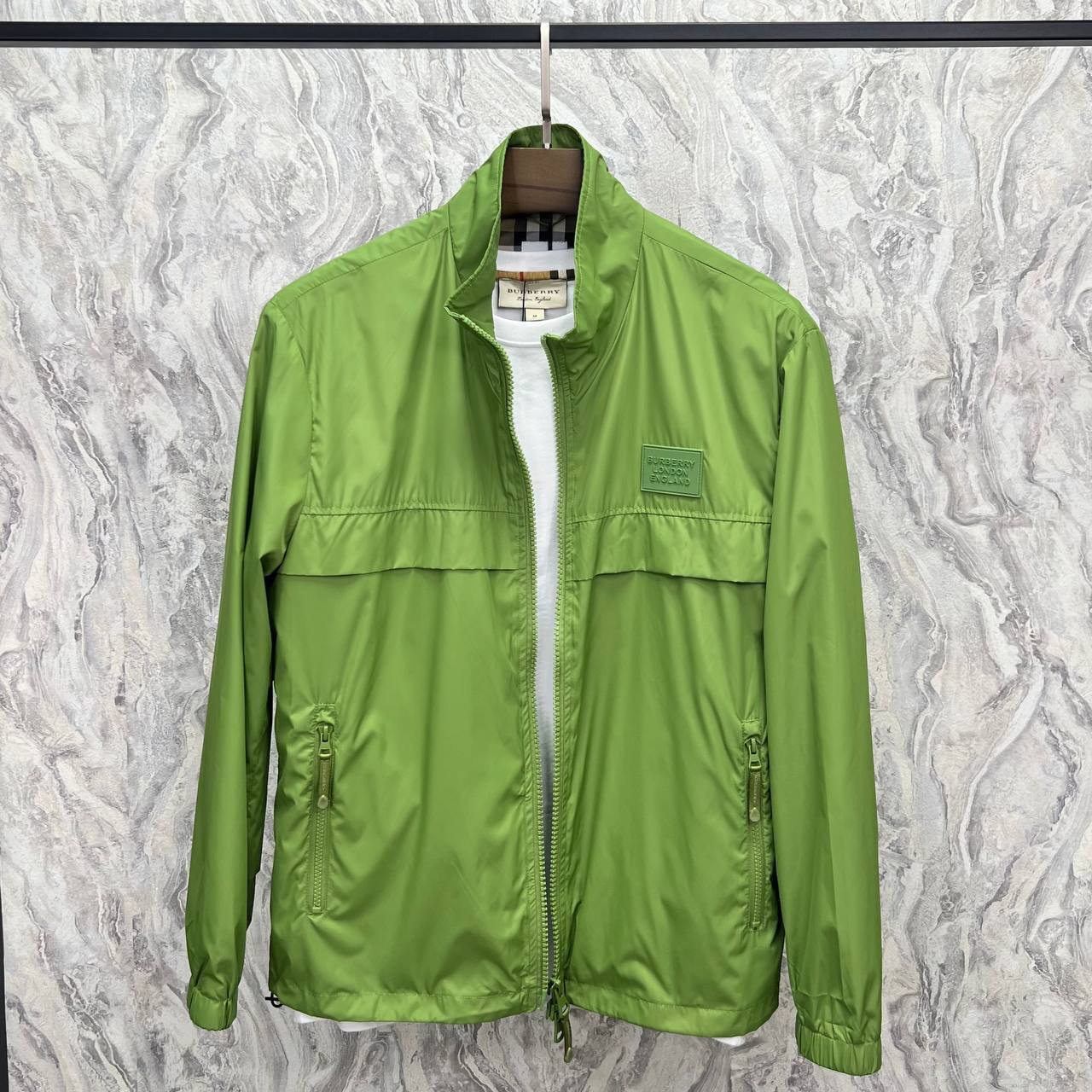 Элегантная ветровка Burberry BP-31392 Элегантная ветровка Burberry BP-31392