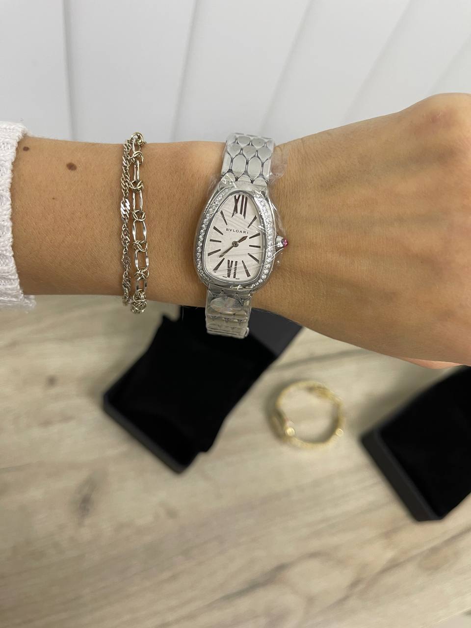 Элегантные часы Bvlgari BP-24183 Элегантные часы Bvlgari BP-24183