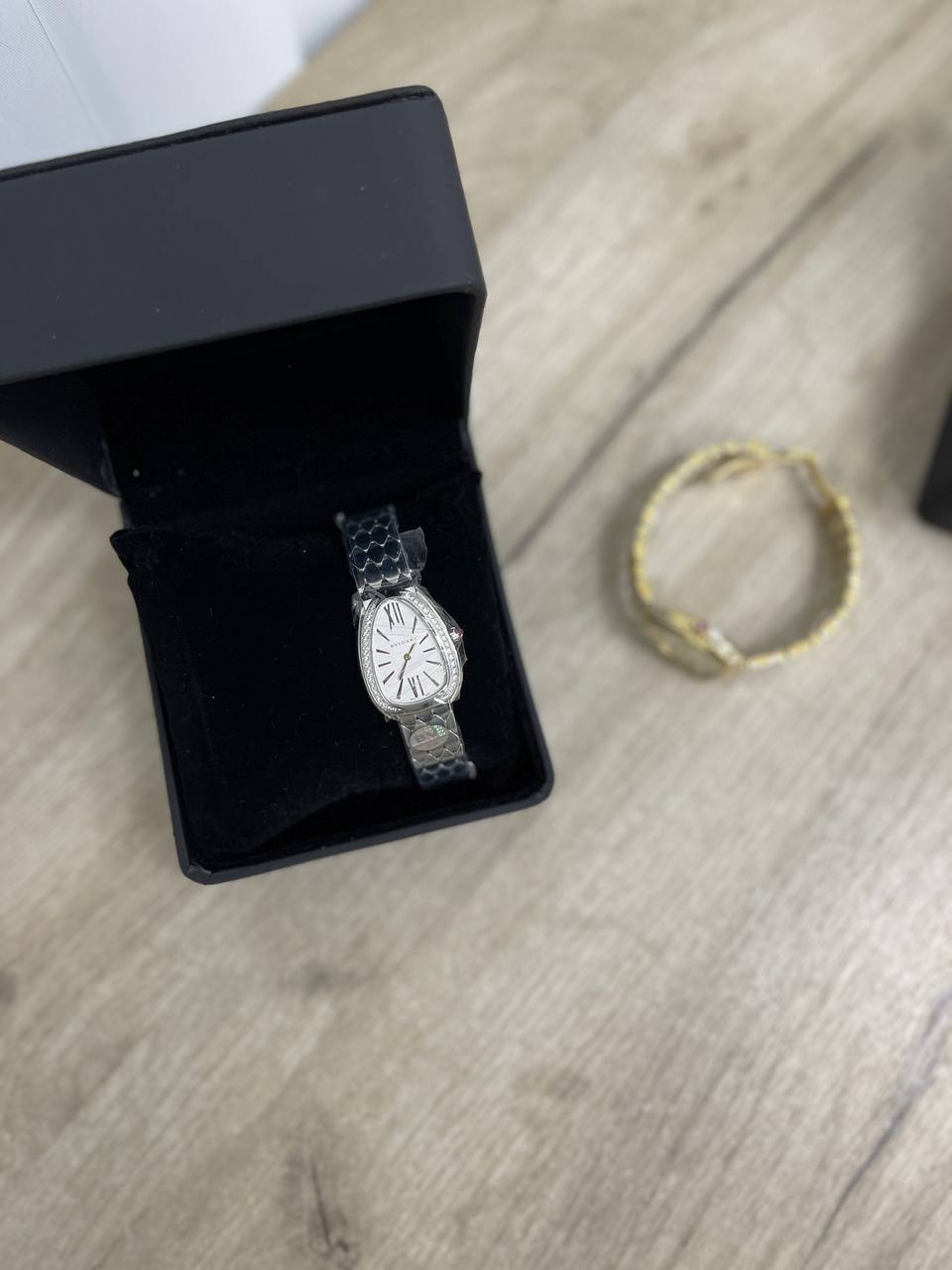 Элегантные часы Bvlgari BP-24183 Элегантные часы Bvlgari BP-24183