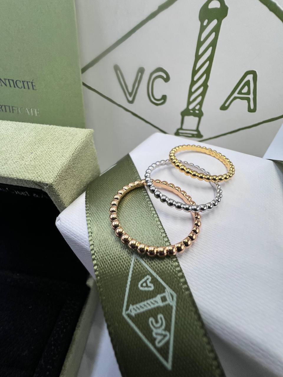 Кольцо Van Cleef трендовое BP-54205 Кольцо Van Cleef трендовое BP-54205