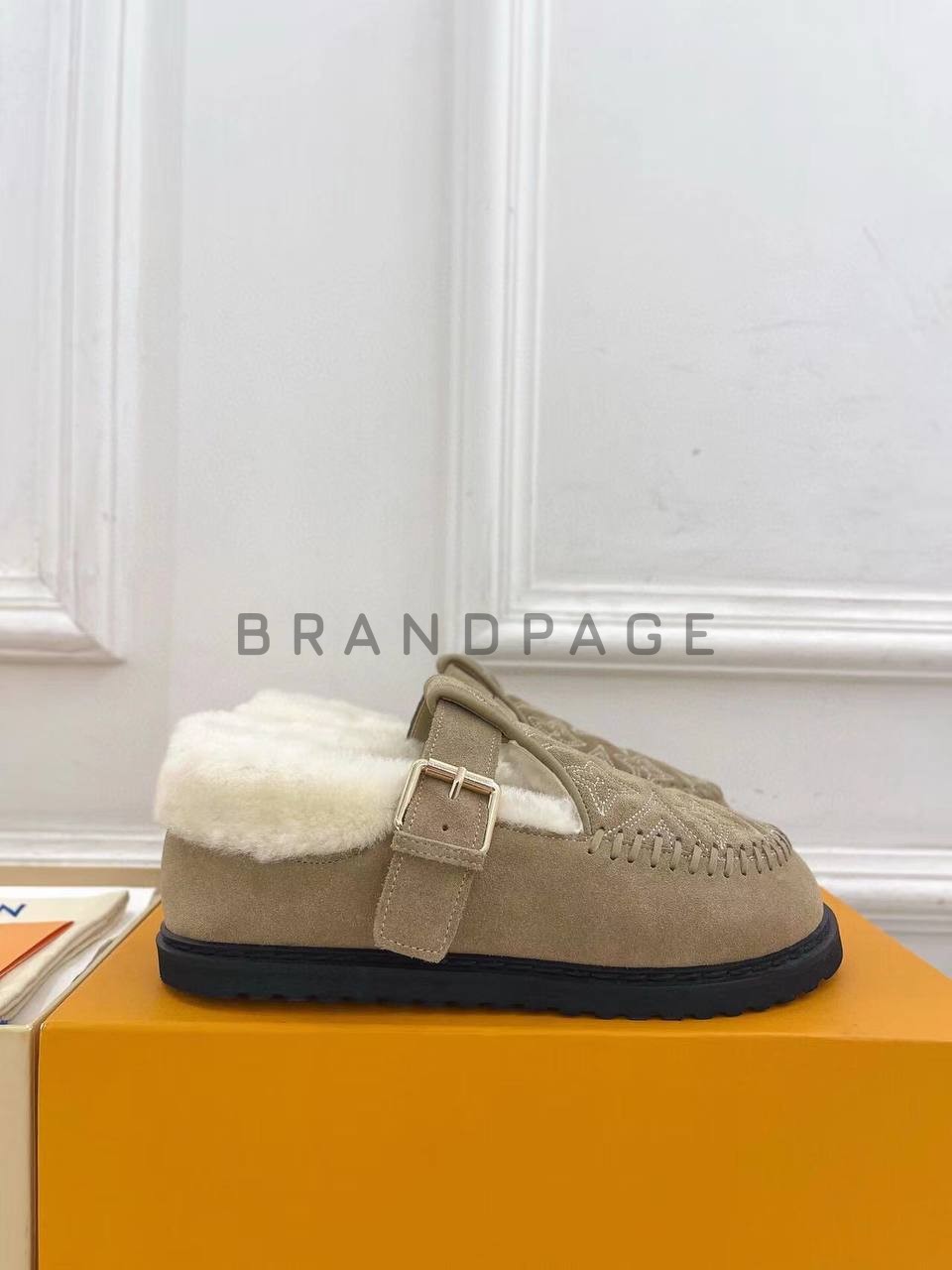 Сандалии Louis Vuitton с мехом BPLUX12443 Сандалии Louis Vuitton с мехом BPLUX12443