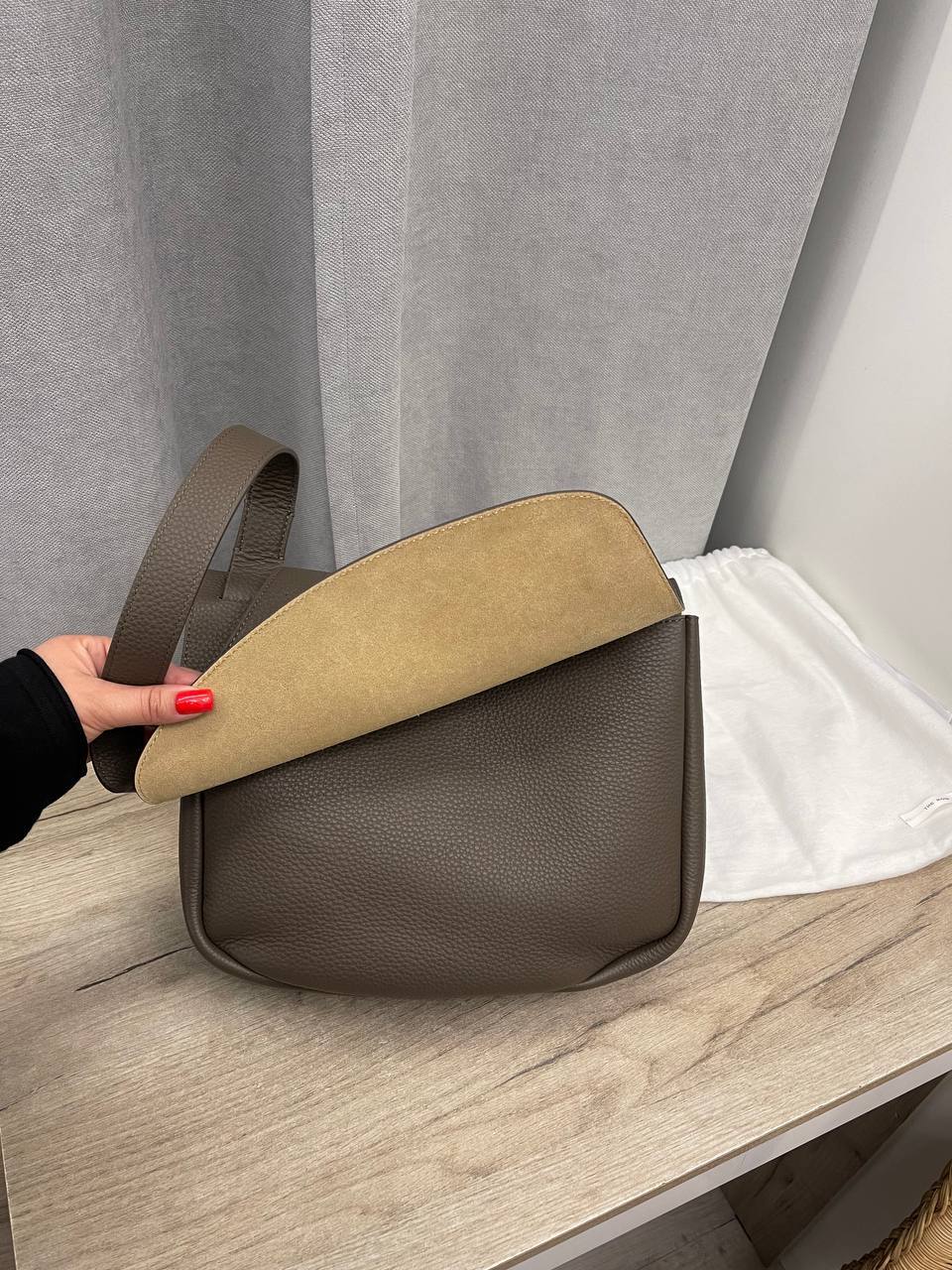 Стильная женская сумка The Row BP-46501 Стильная женская сумка The Row BP-46501