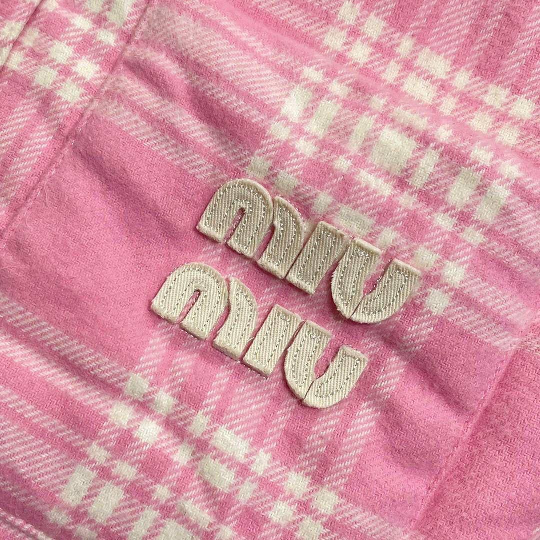 Эксклюзивная куртка-рубашка Miu Miu BP-53858 Эксклюзивная куртка-рубашка Miu Miu BP-53858