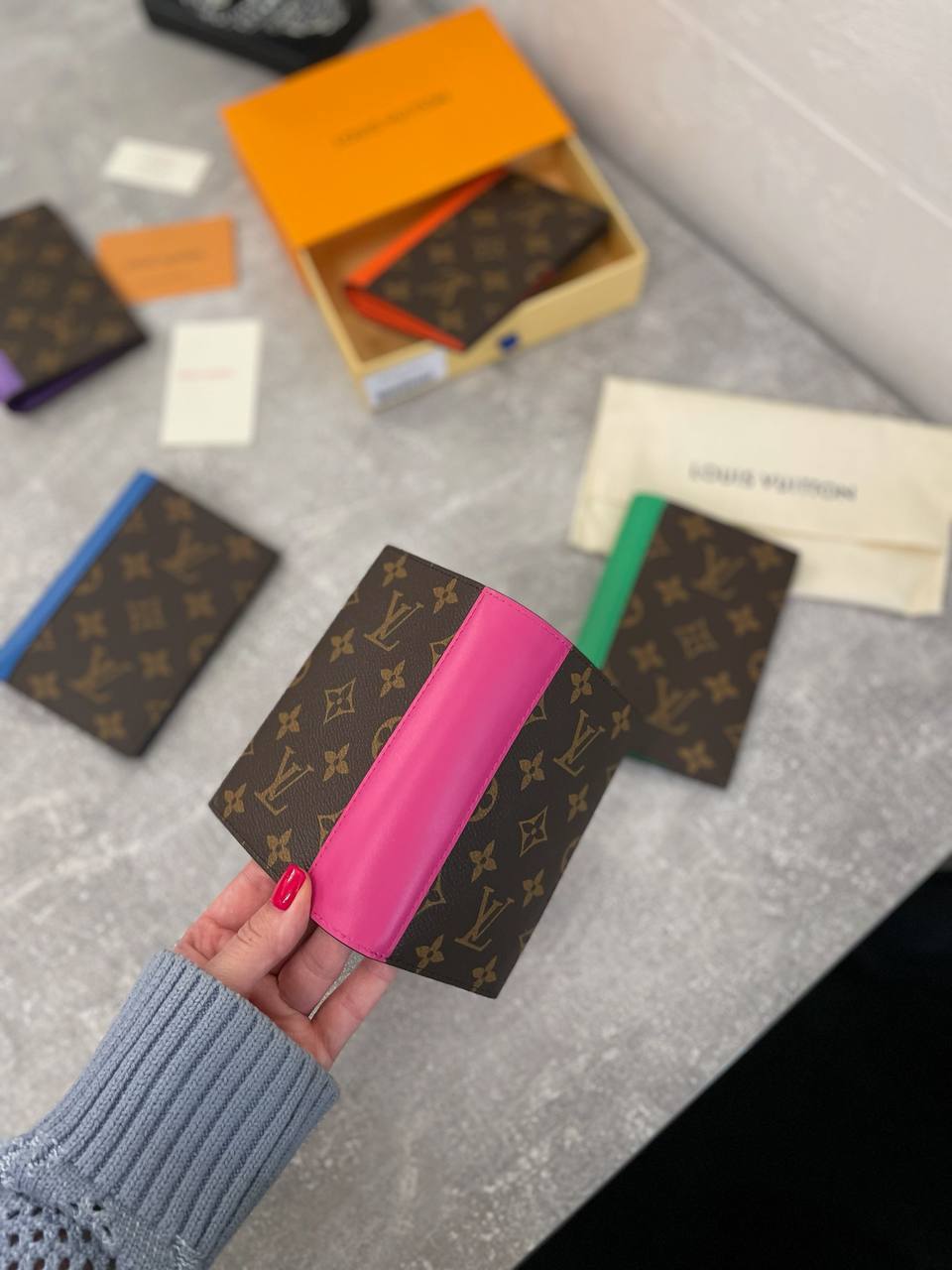 Коллекционная обложка на паспорт Louis Vuitton BP-47909 Коллекционная обложка на паспорт Louis Vuitton BP-47909