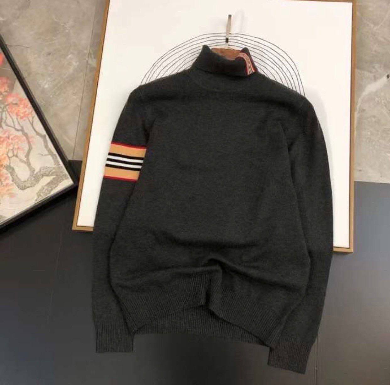 Водолазка Burberry для стильного образа BP-23147 Водолазка Burberry для стильного образа BP-23147