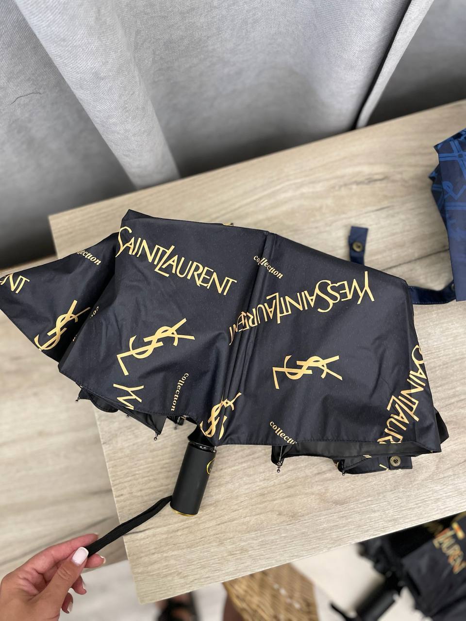 Дизайнерский зонт Yves Saint Laurent BP-52274 Дизайнерский зонт Yves Saint Laurent BP-52274