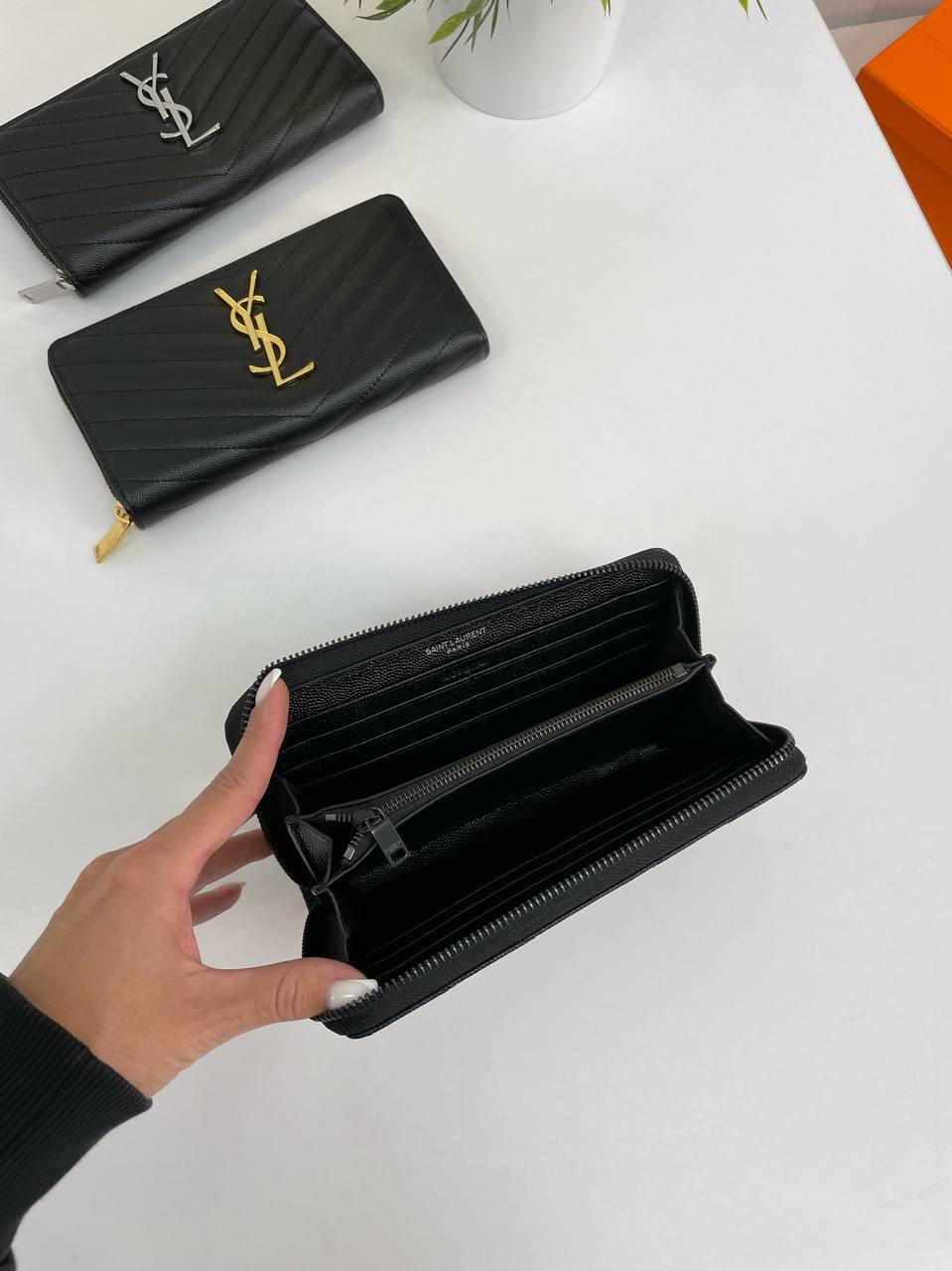 Повседневный кошелек Yves Saint Laurent BP-20569 Повседневный кошелек Yves Saint Laurent BP-20569