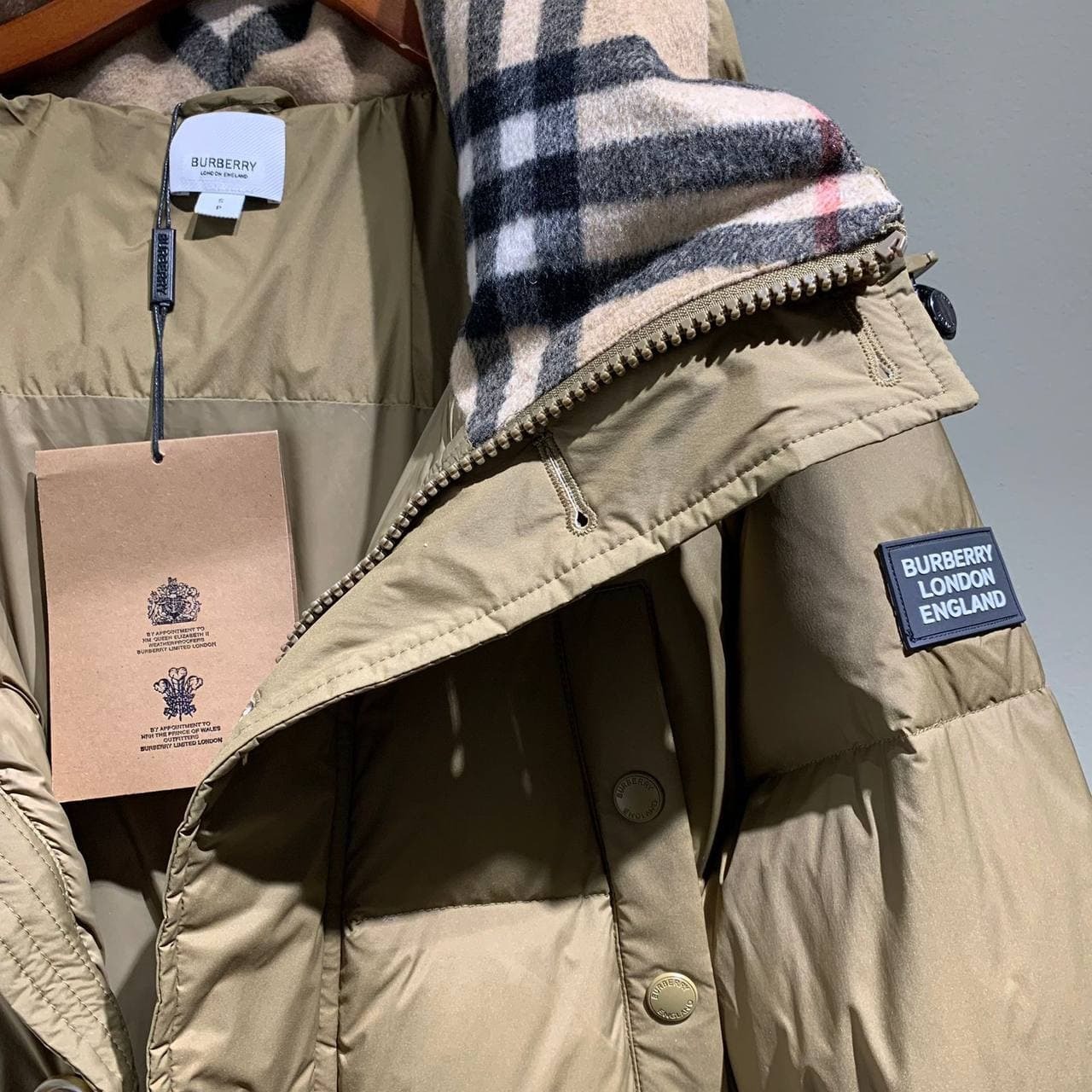 Пуховик Burberry коллекционный BP-3358 Пуховик Burberry коллекционный BP-3358